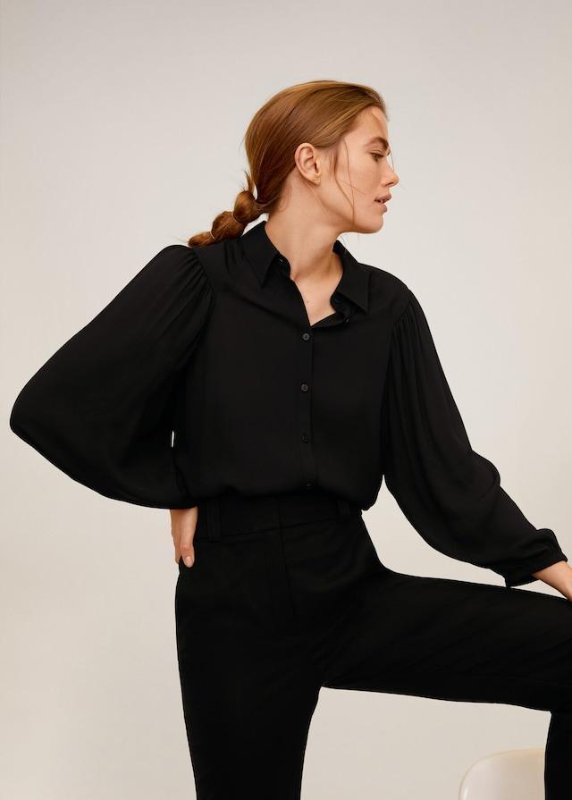 Puff sleeves blouse