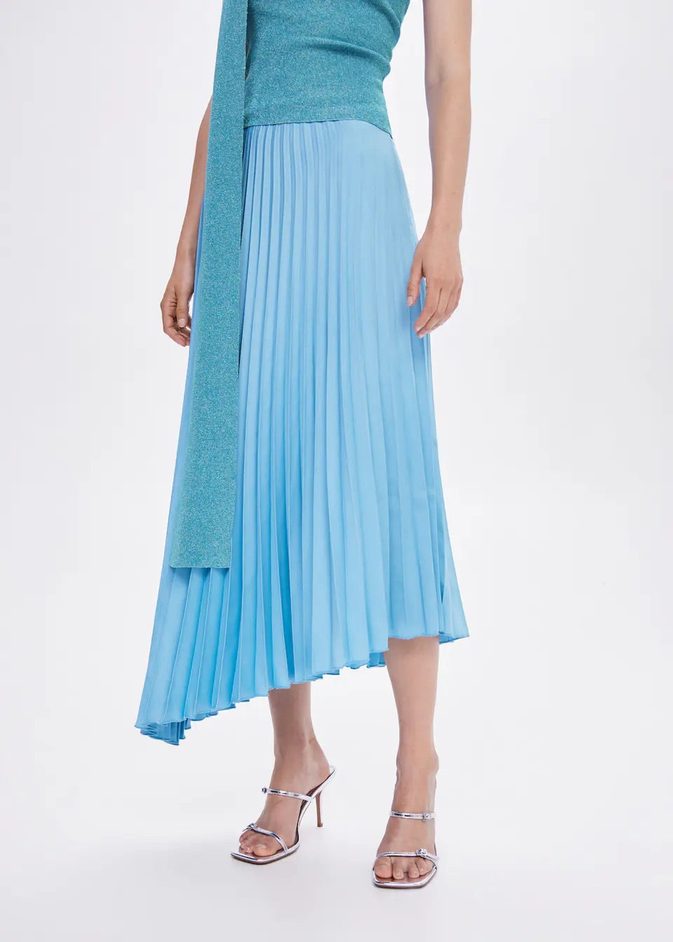 Pleated asymmetric skirt