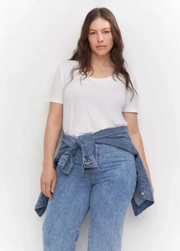 Low neck t-shirt