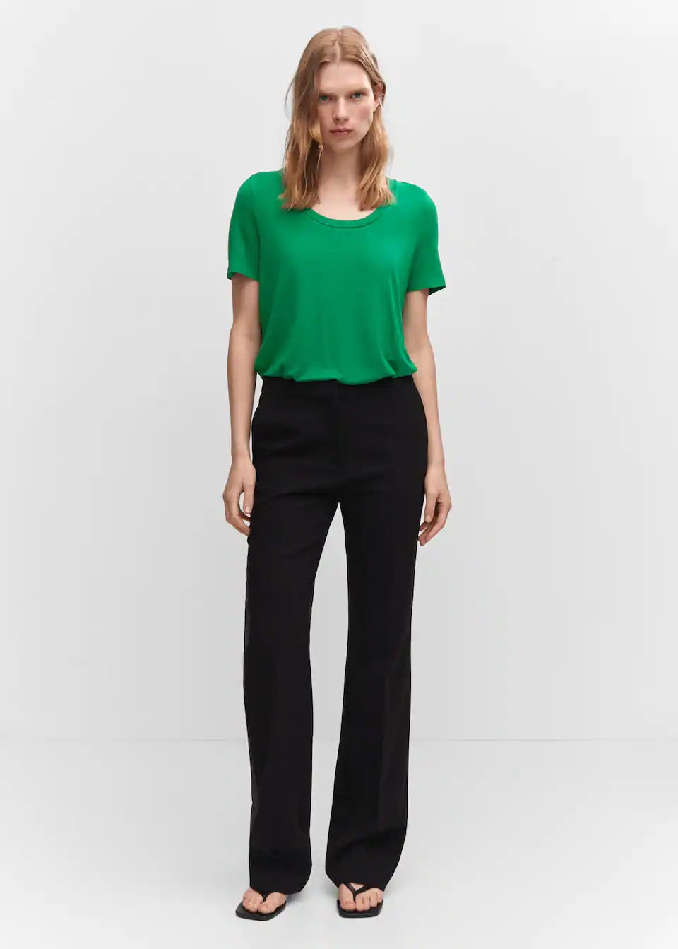 Low neck t-shirt