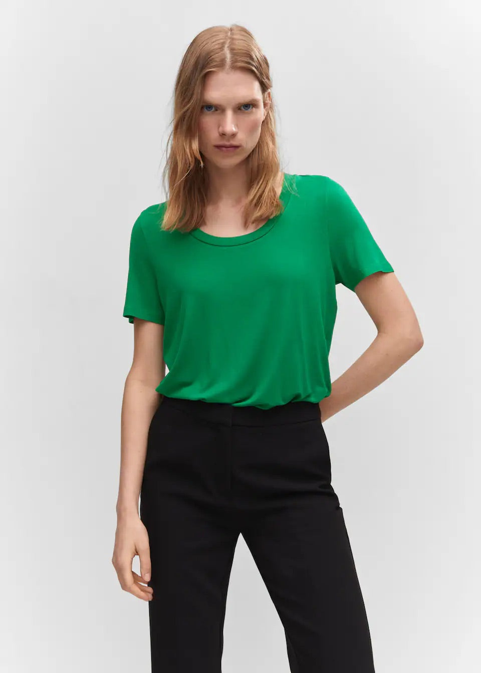 Low neck t-shirt
