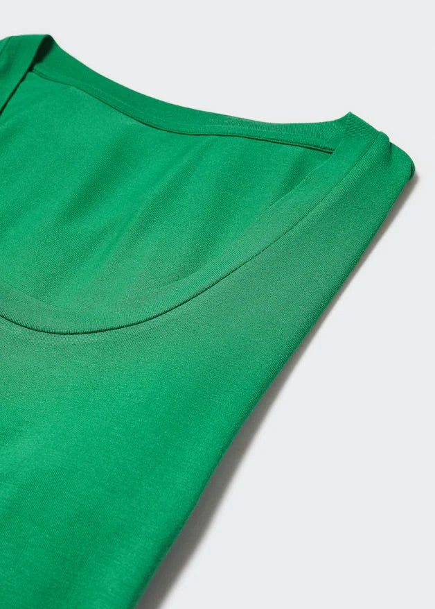 Low neck t-shirt