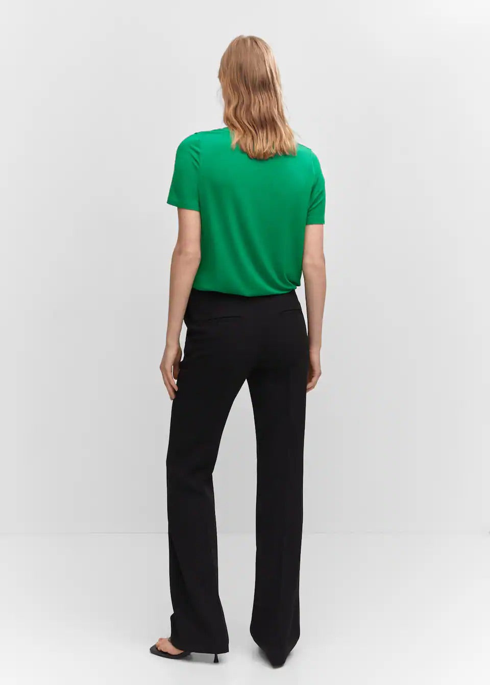 Low neck t-shirt