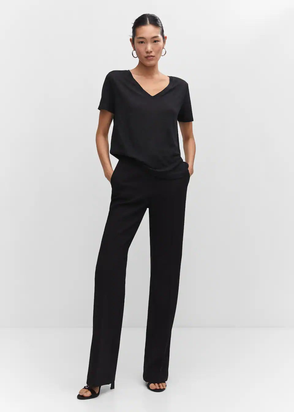 V-neck linen t-shirt