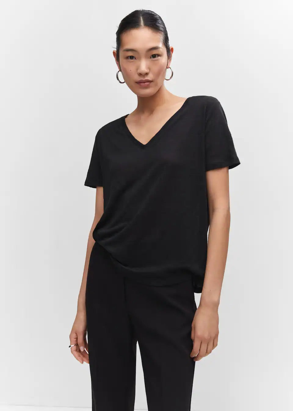 V-neck linen t-shirt