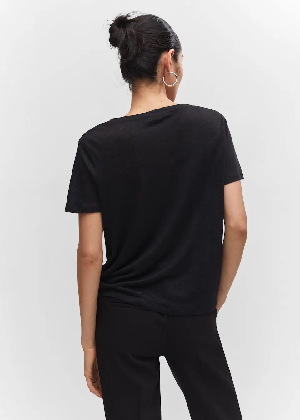 V-neck linen t-shirt