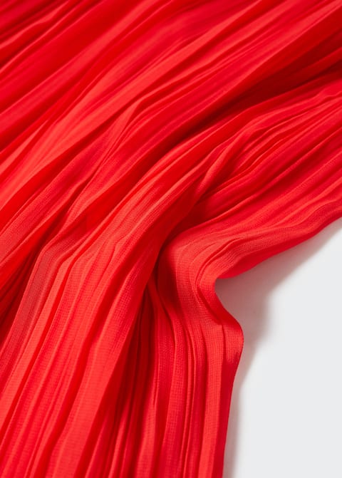 Pleated long skirt