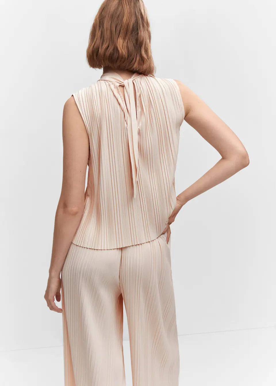 Pleated bow top