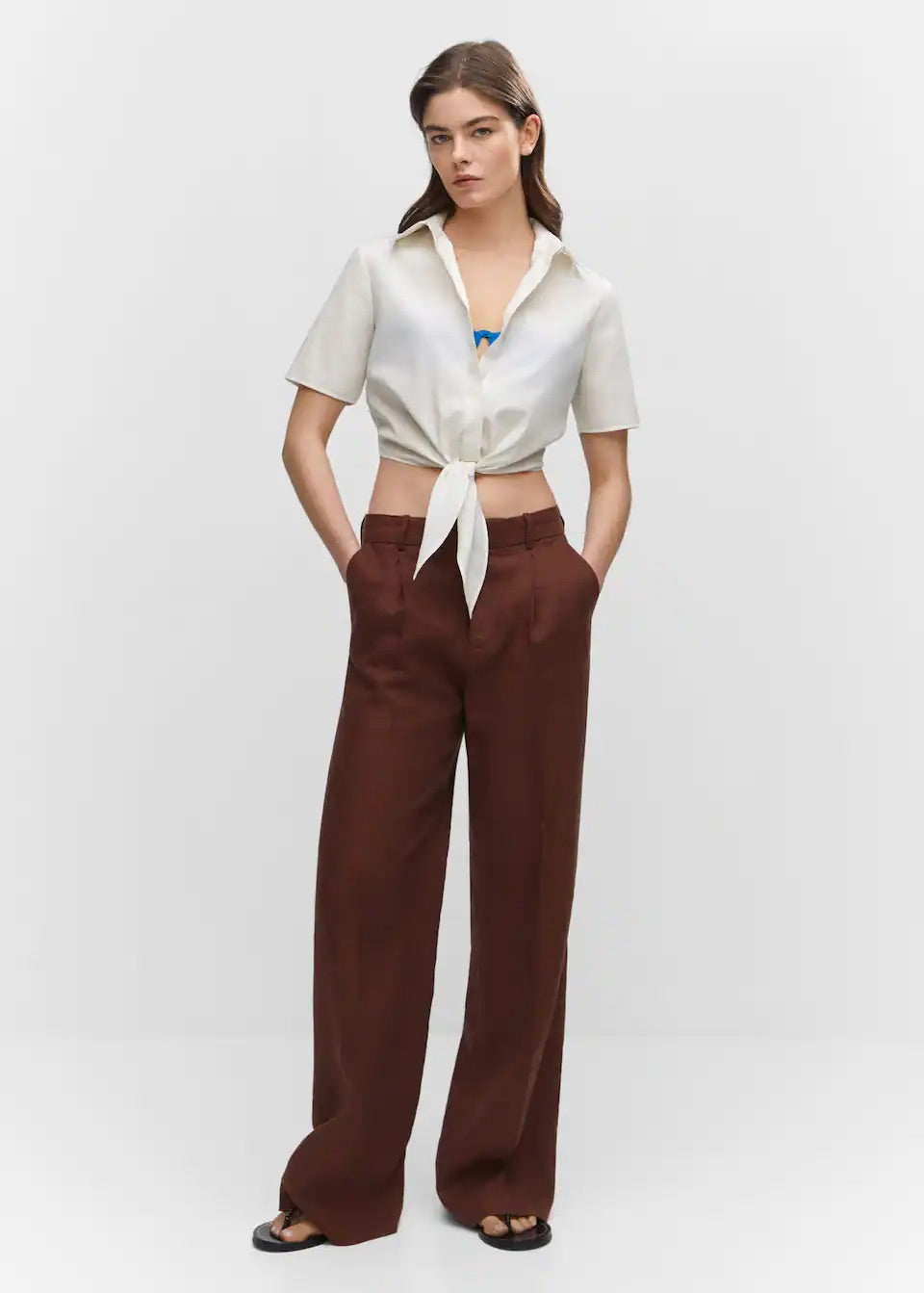Cropped shirt with knot