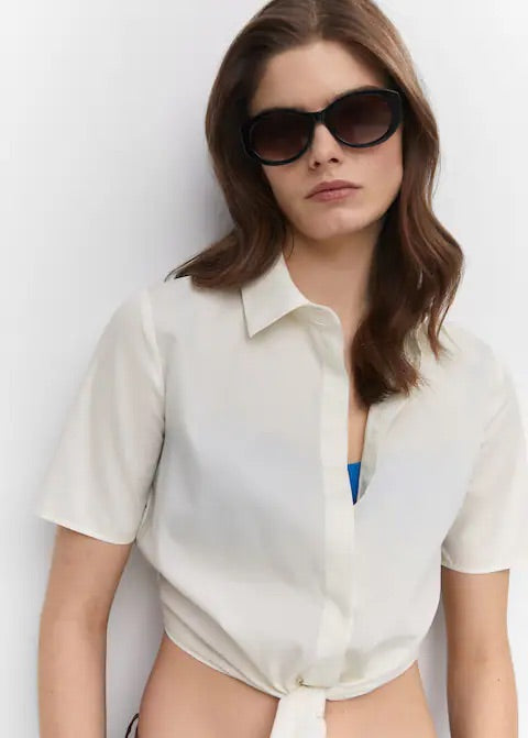 Cropped shirt with knot