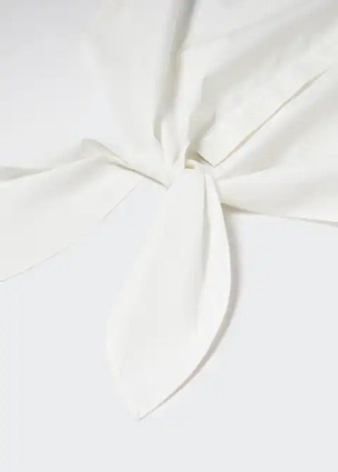 Cropped shirt with knot