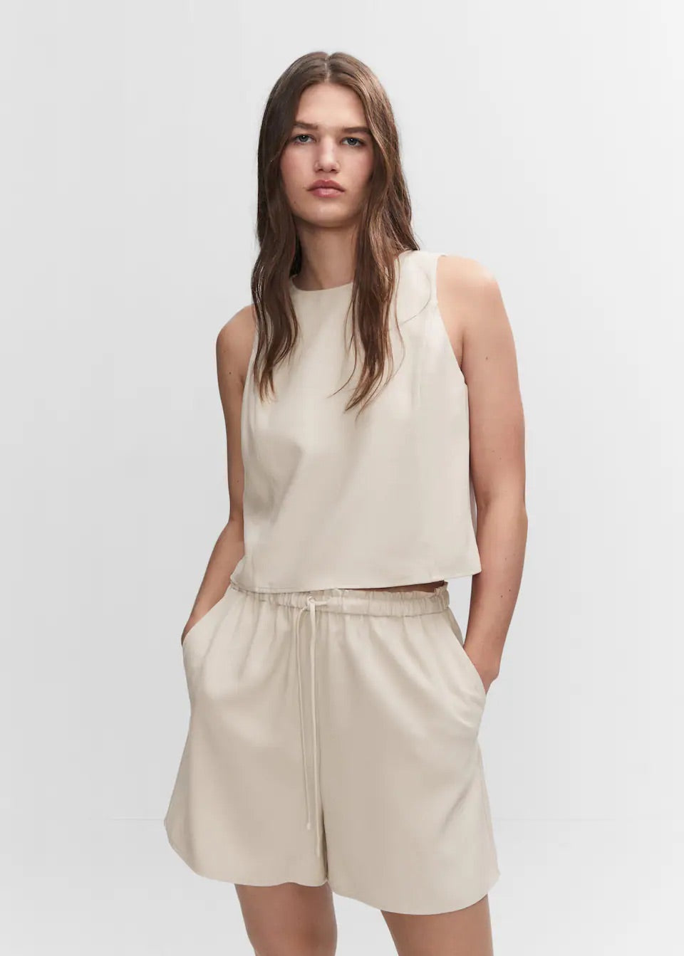 Crop top with wide straps
