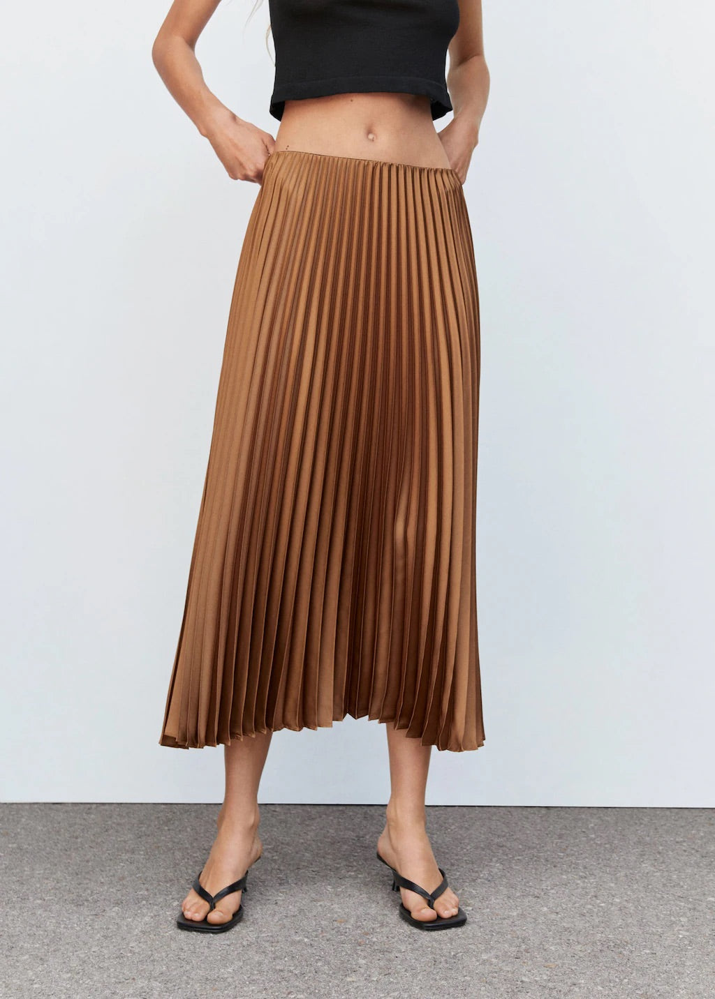 Pleated midi skirt