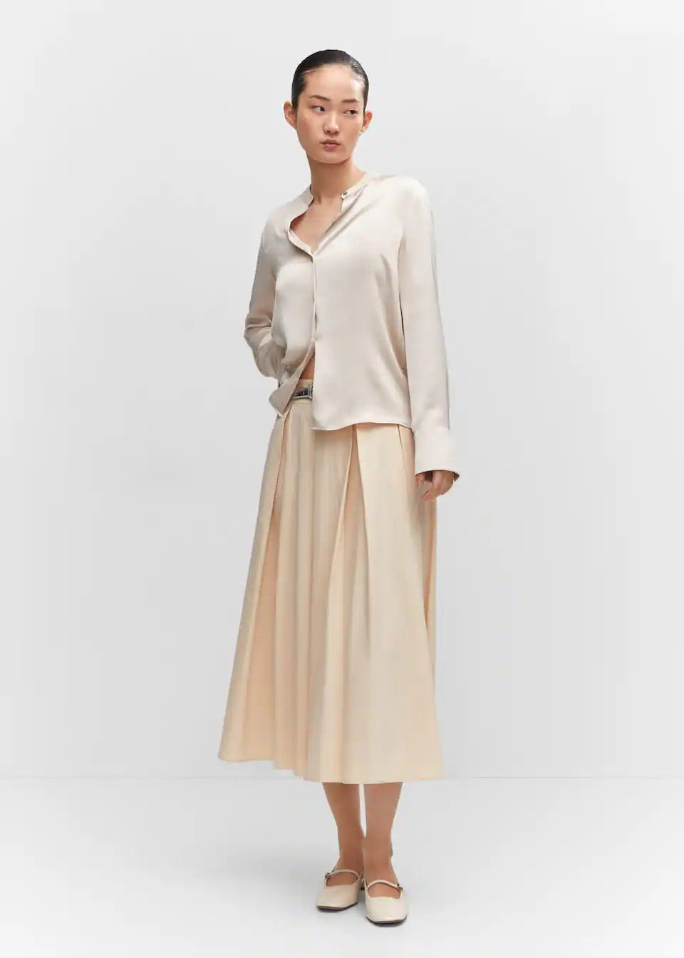 Round neck satin shirt