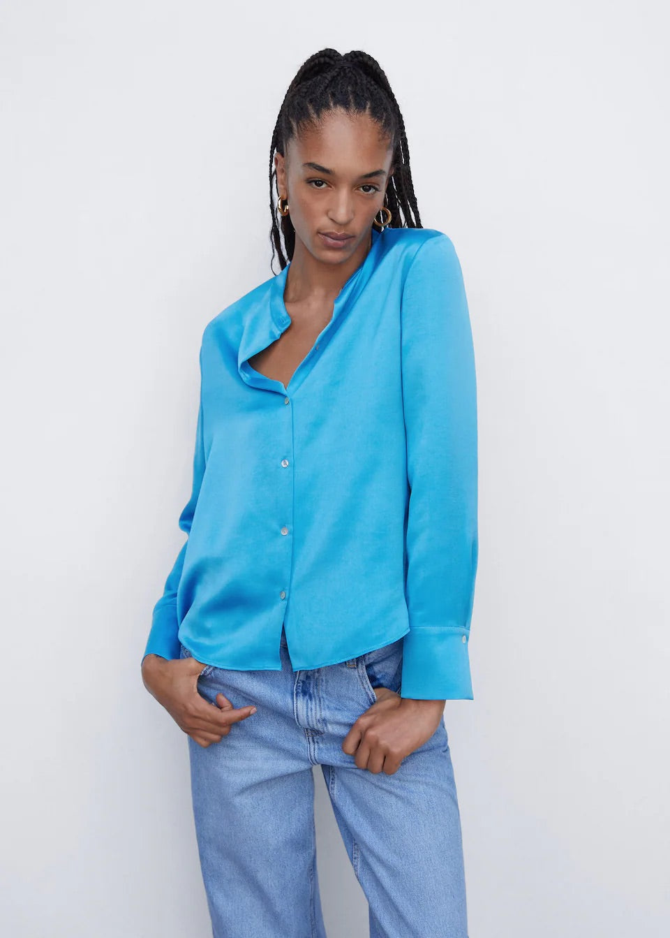 Round neck satin shirt