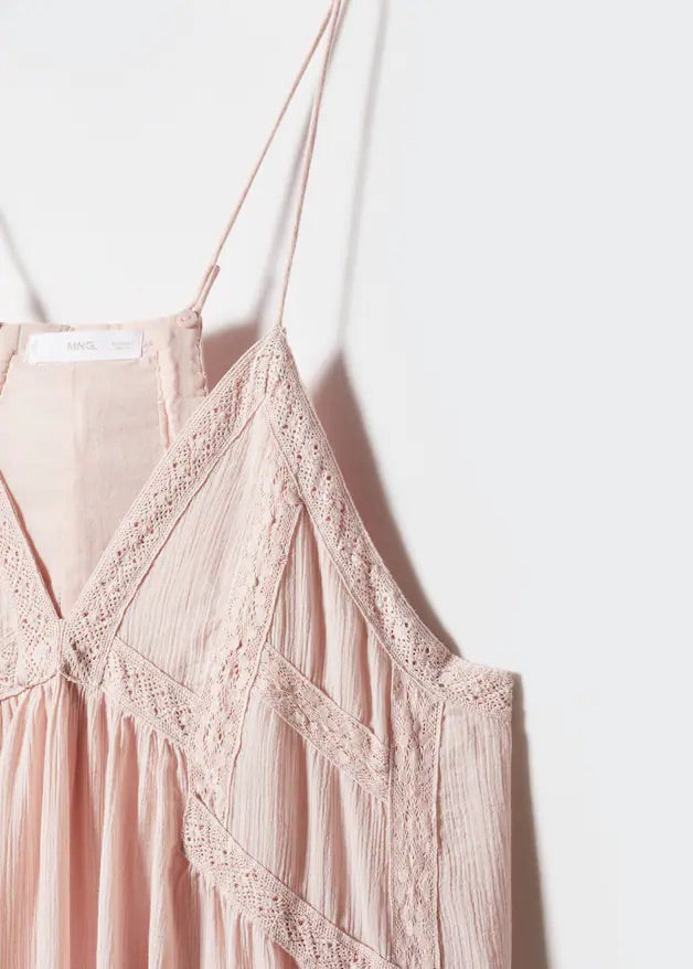 Maxi dress with lace details
