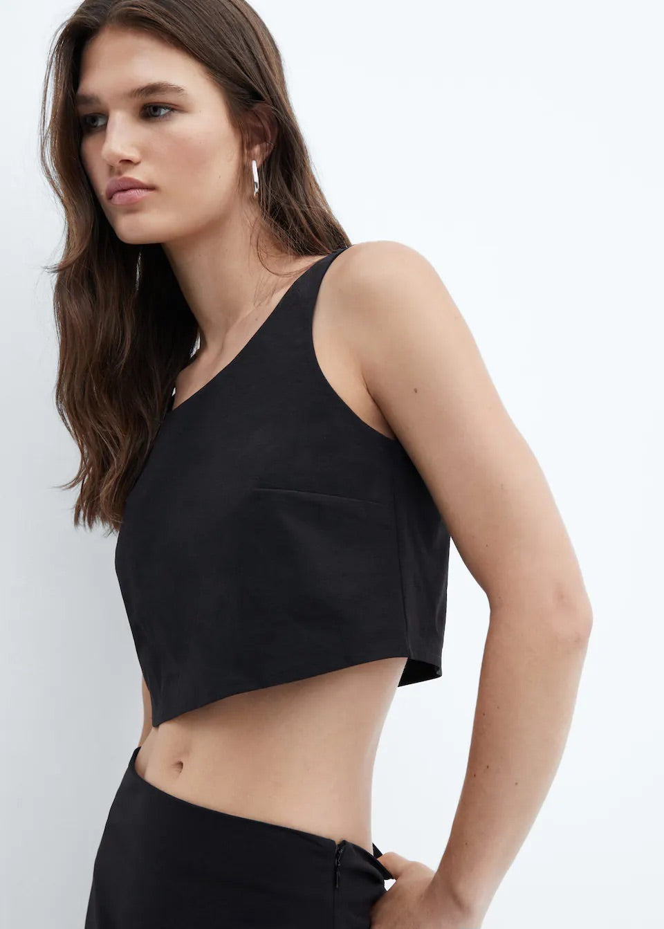 Crop top with wide straps