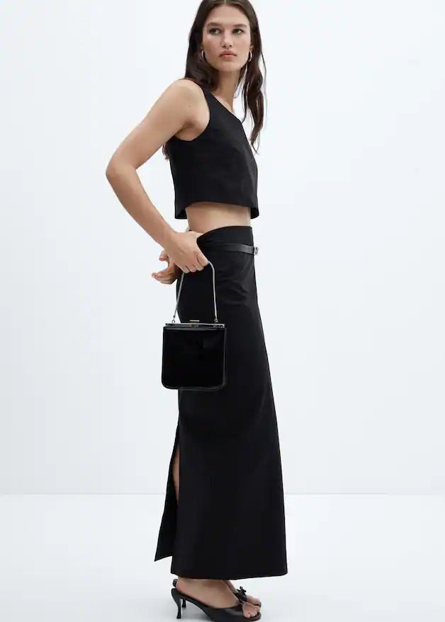 Crop top with wide straps