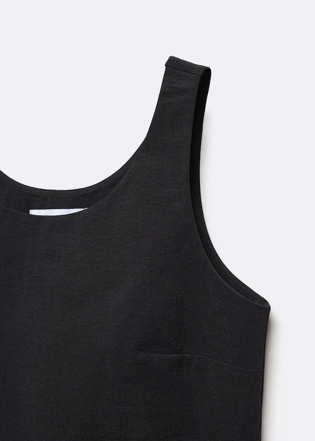 Crop top with wide straps