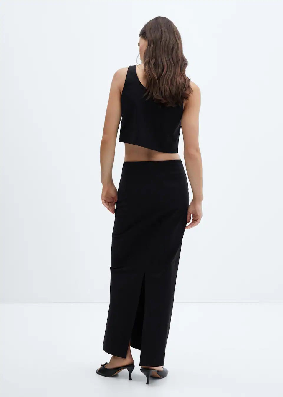 Crop top with wide straps