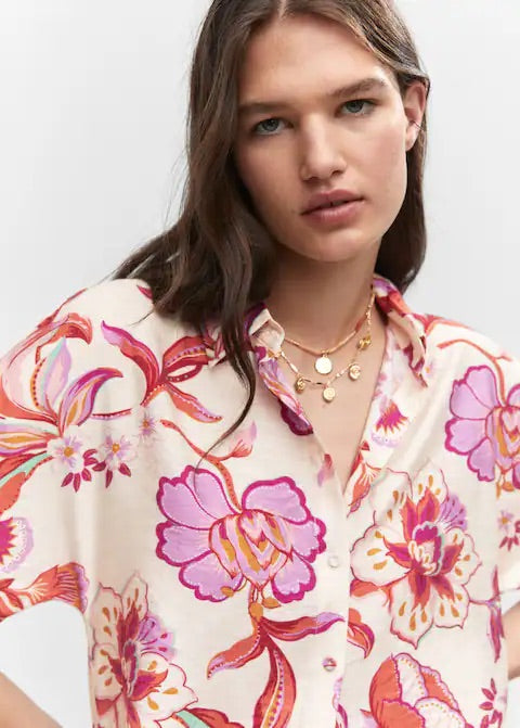 Buttoned printed shirt