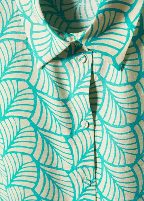 Buttoned printed shirt