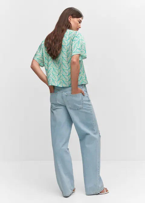 Buttoned printed shirt