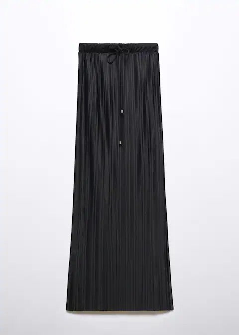 Pleated long skirt