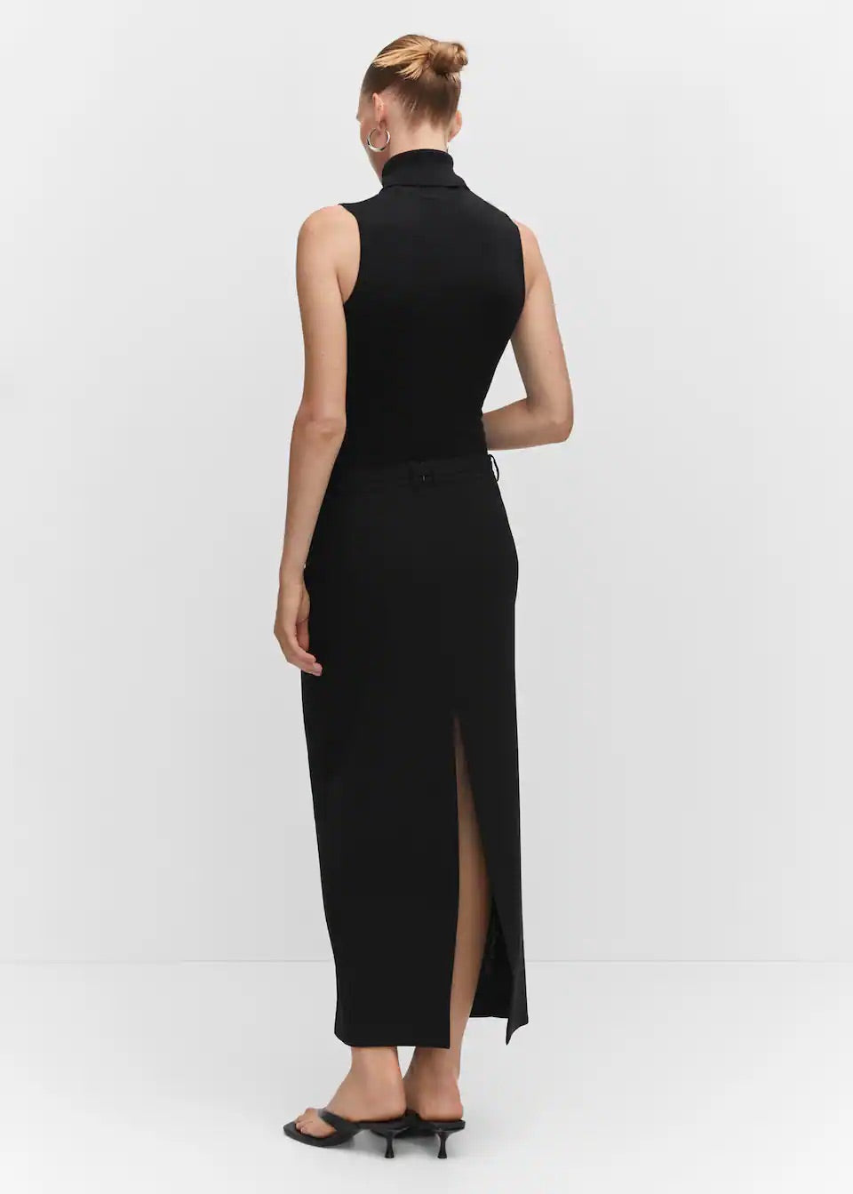 Belted slit skirt