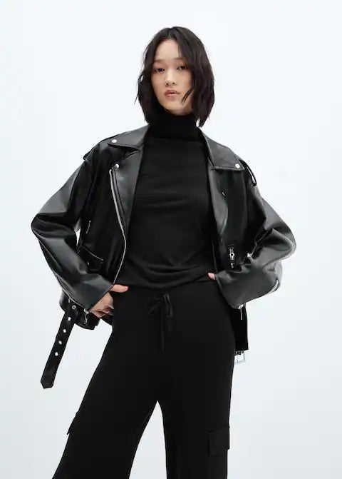 Knitted trousers with cargo pockets