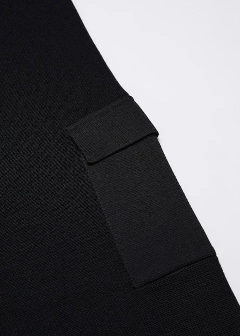 Knitted trousers with cargo pockets