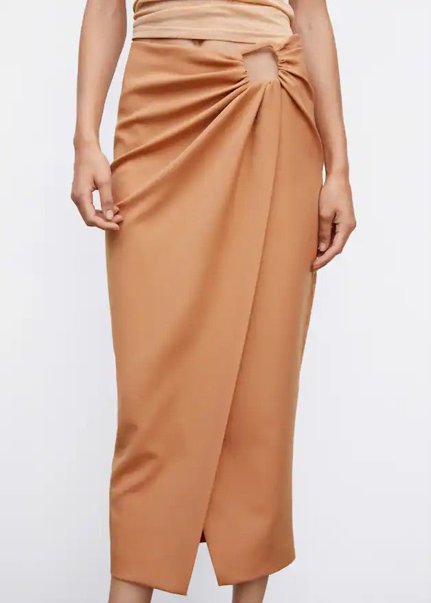 Crossed skirt with ruffled details