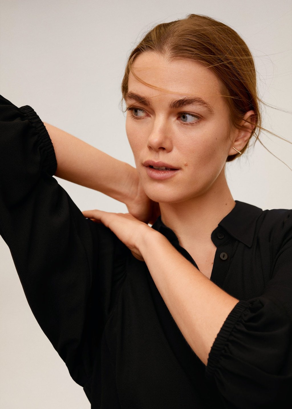 Puff sleeves blouse