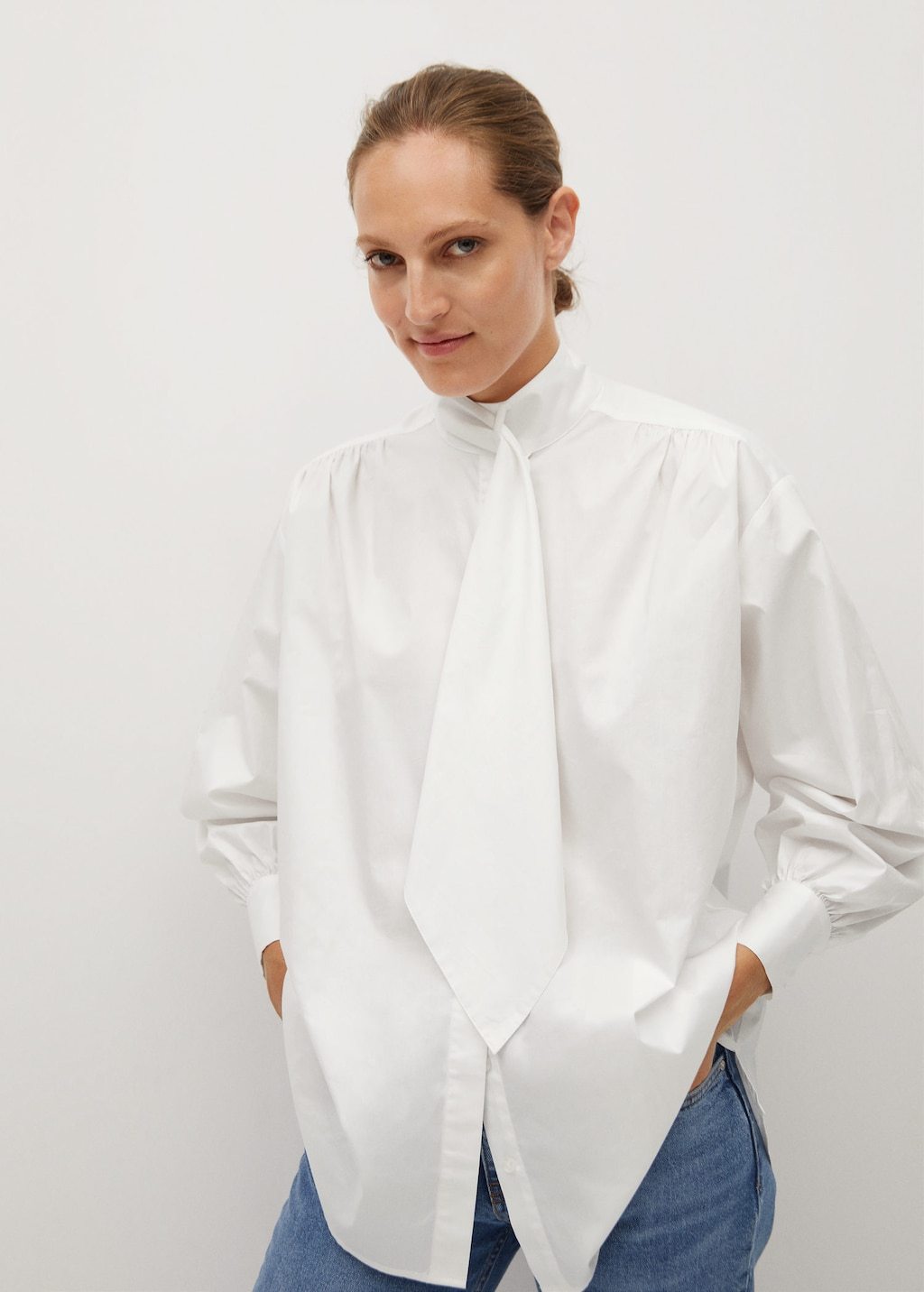 Bow neck shirt