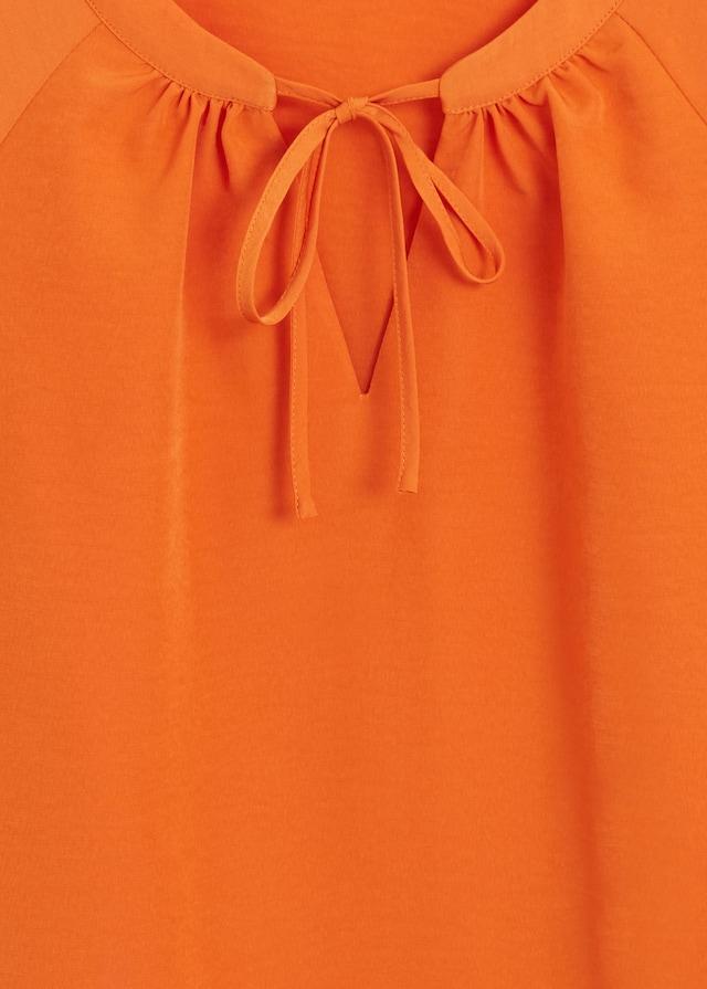 Puff sleeves blouse