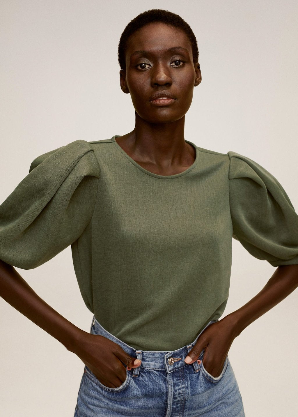 Puffed sleeves T-shirt