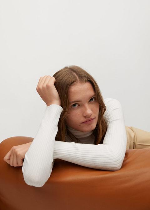 Turtle neck sweater