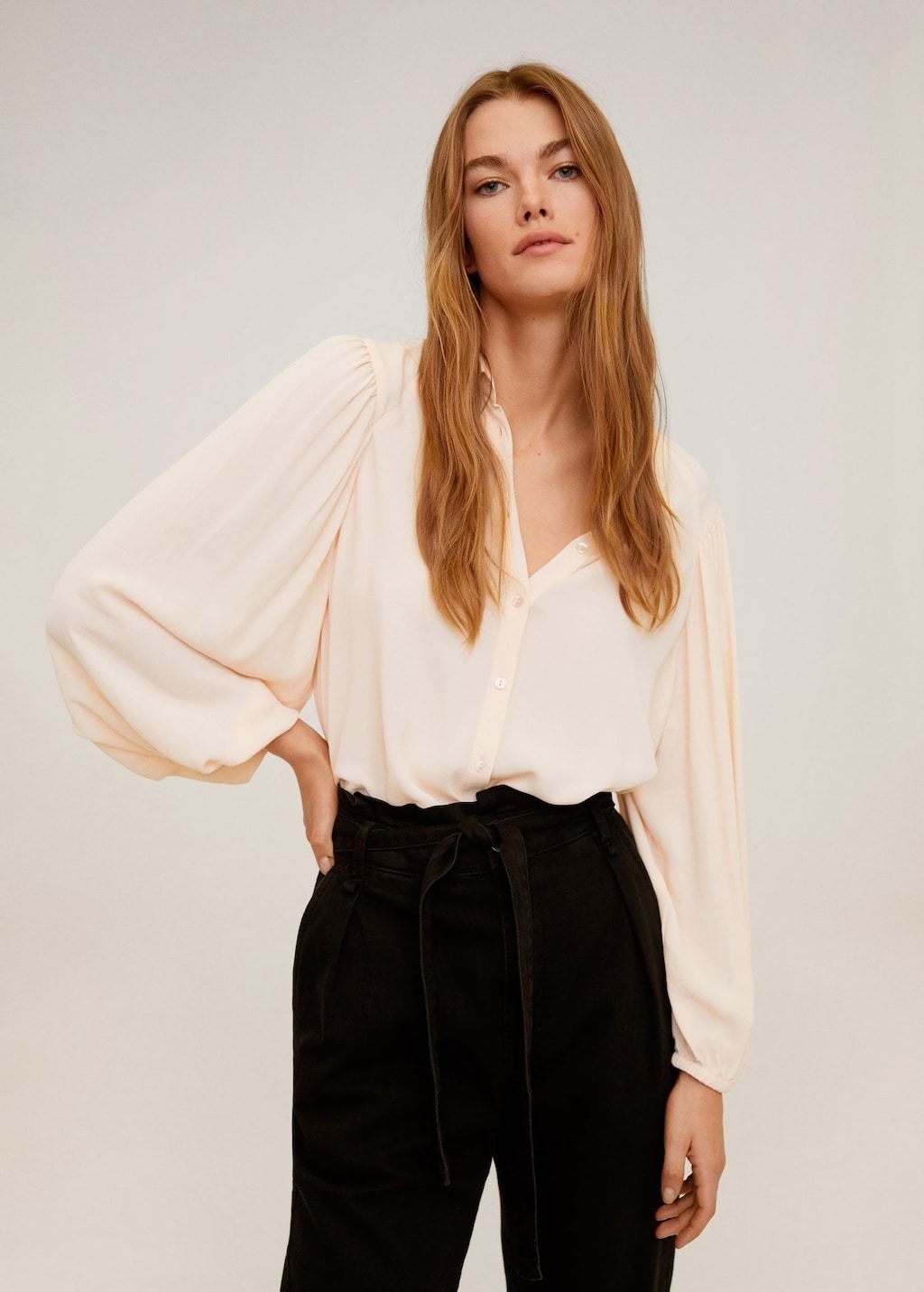Puff sleeves blouse