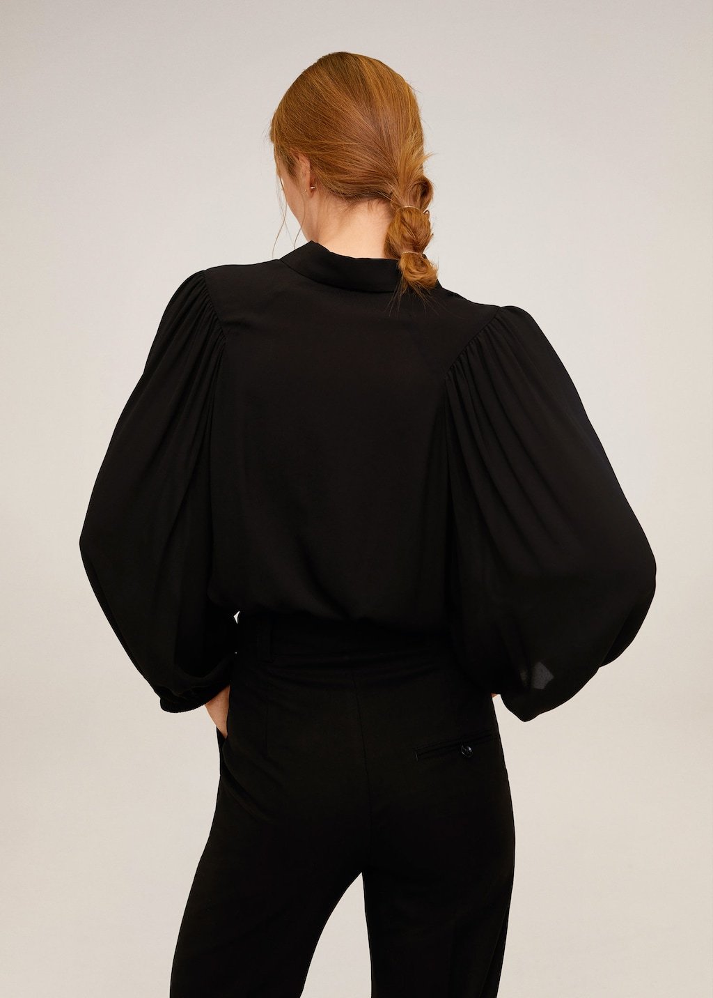 Puff sleeves blouse
