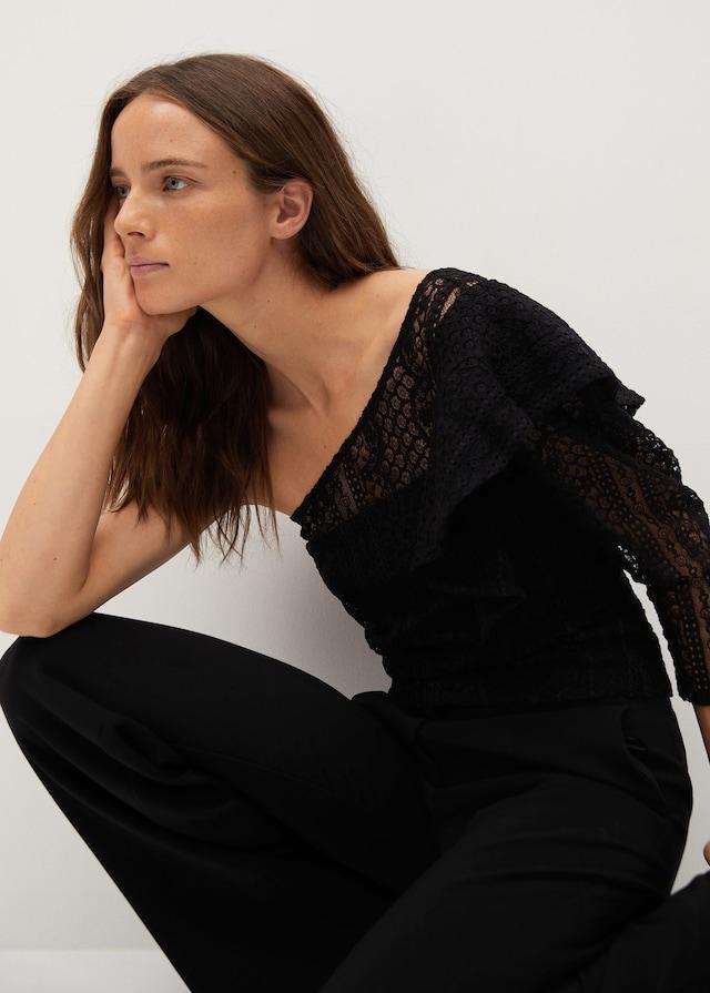 Lace detail top