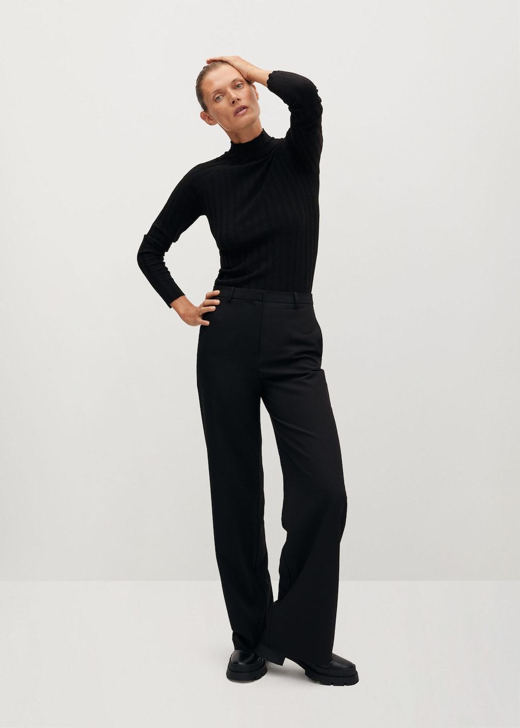 Ribbed fine-knit sweater