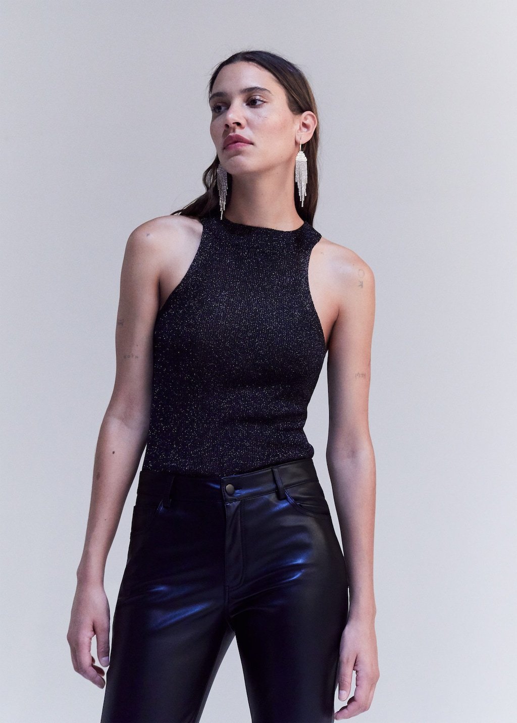 Metallic ribbed top