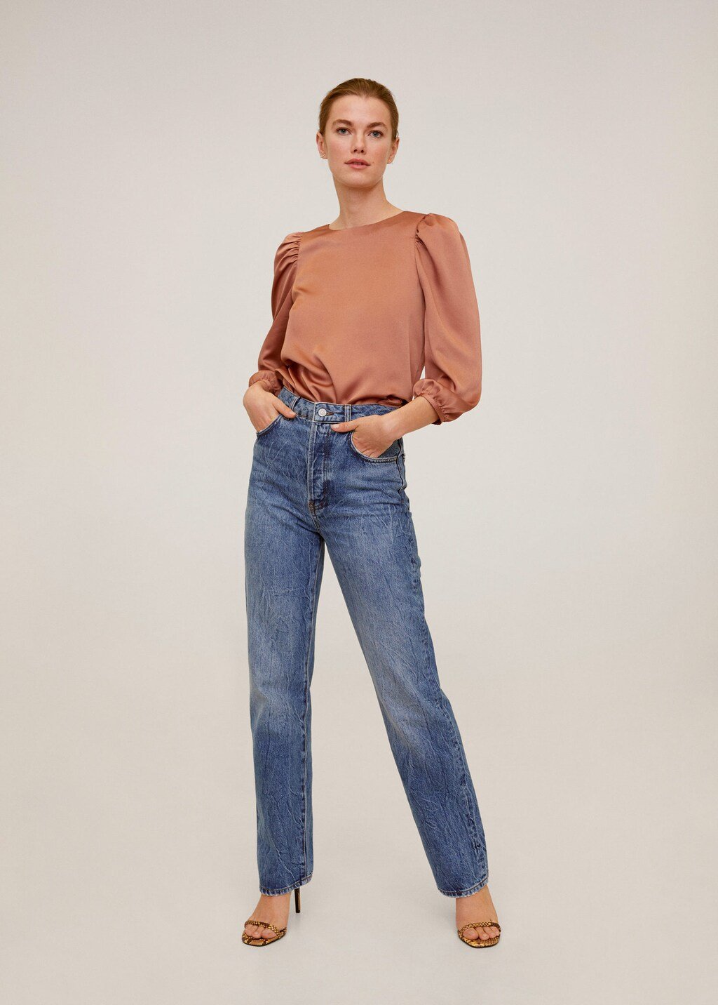 Puff sleeves blouse