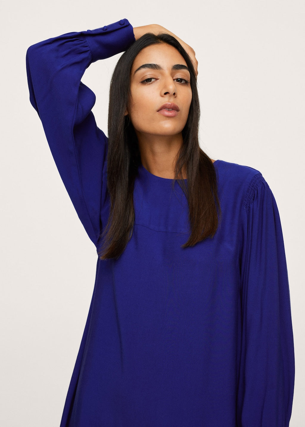 Puffed sleeves dress