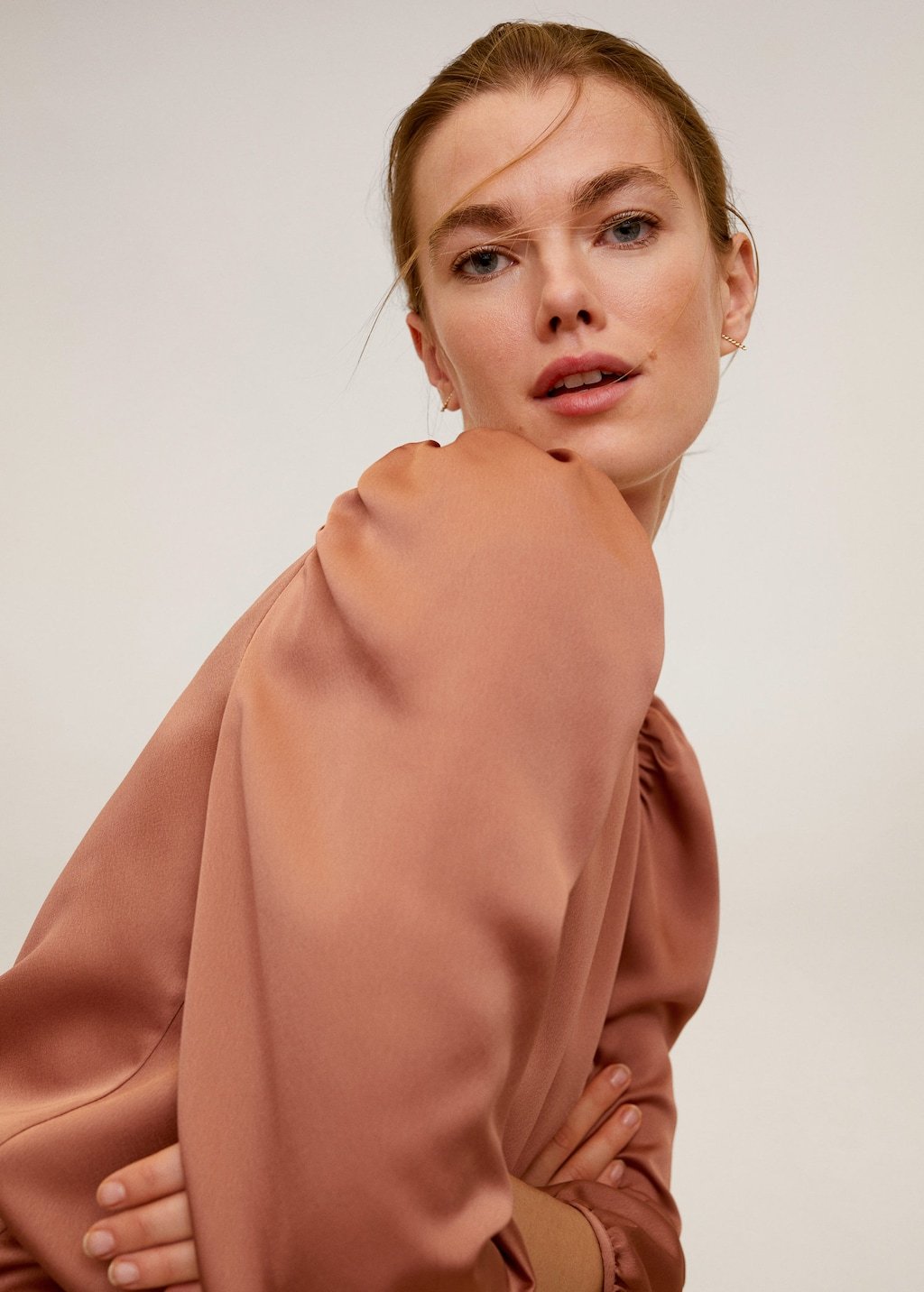 Puff sleeves blouse