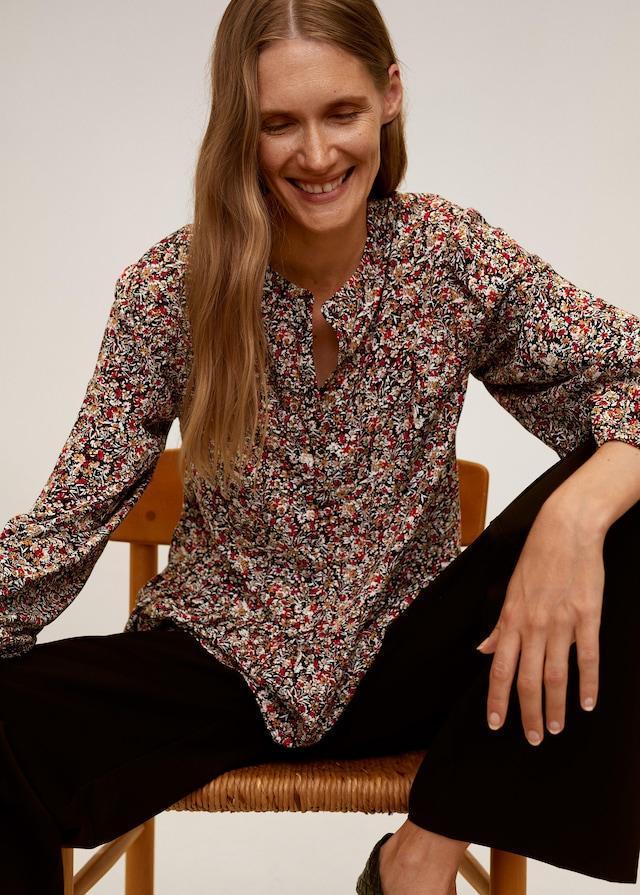 Floral print blouse